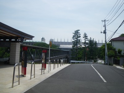 府中競馬正門前駅から見える東京競馬場